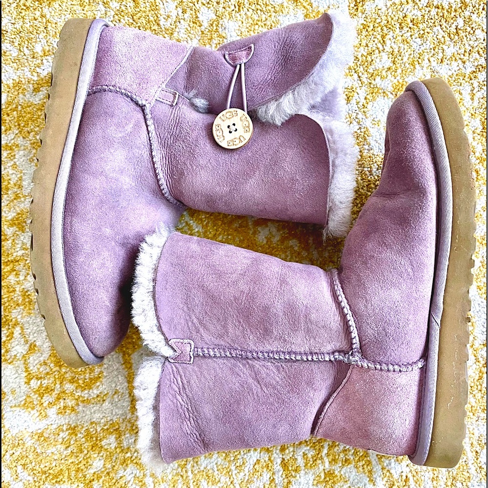 Ugg shearling boot
